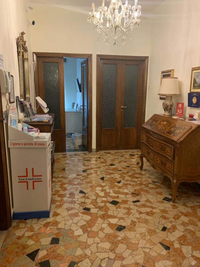 Отель Notti Sull'Adige Верона Экстерьер фото