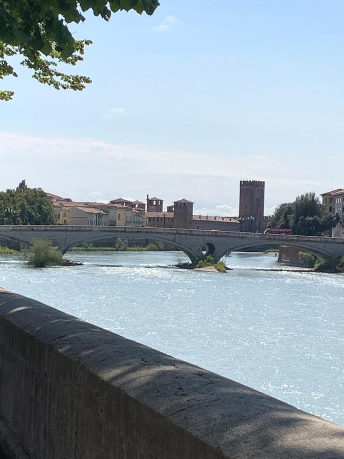 Отель Notti Sull'Adige Верона Экстерьер фото